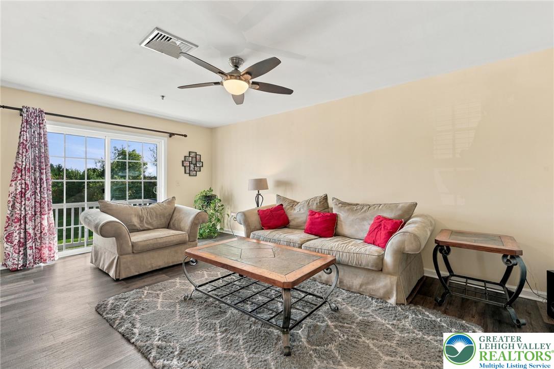 7120 Pioneer Drive Property Photo 3