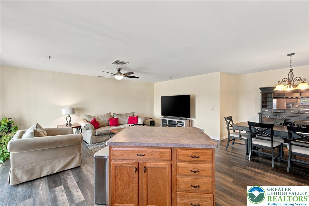 7120 Pioneer Drive Property Photo 15