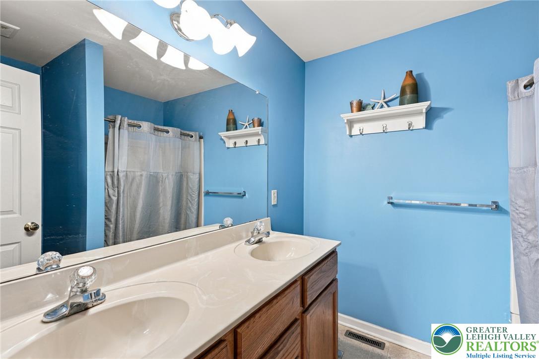 7120 Pioneer Drive Property Photo 24