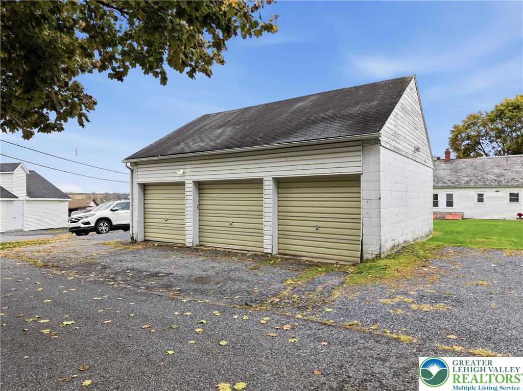 4125 North Church Street Property Photo 7