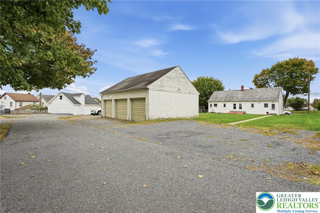 4125 North Church Street Property Photo 8