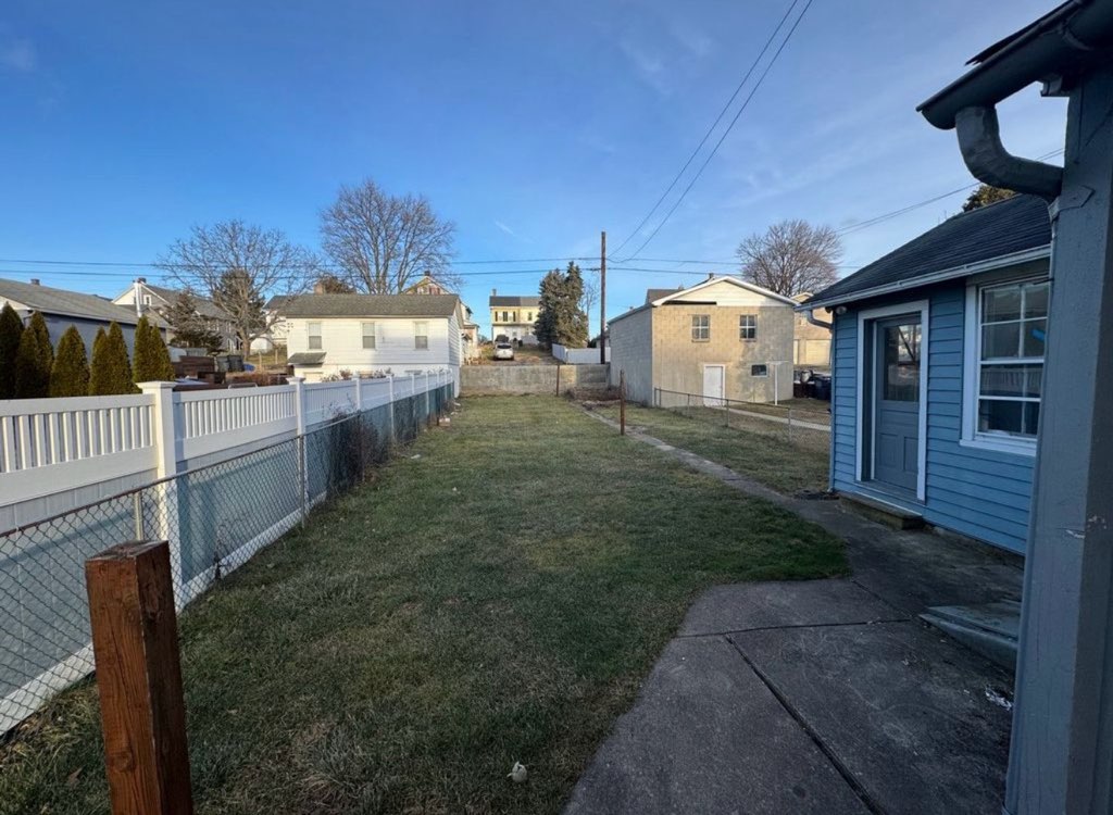 805 Washington Property Photo 13