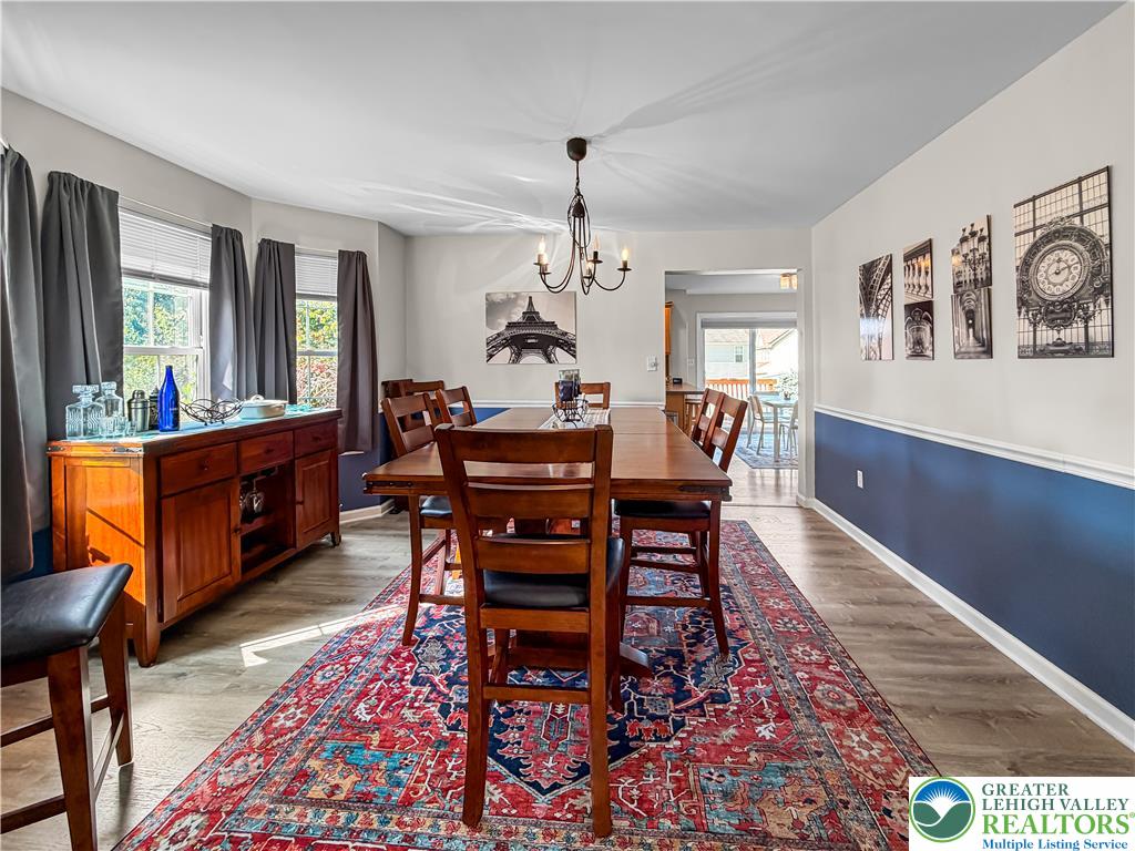 264 Oak Street Property Photo 5