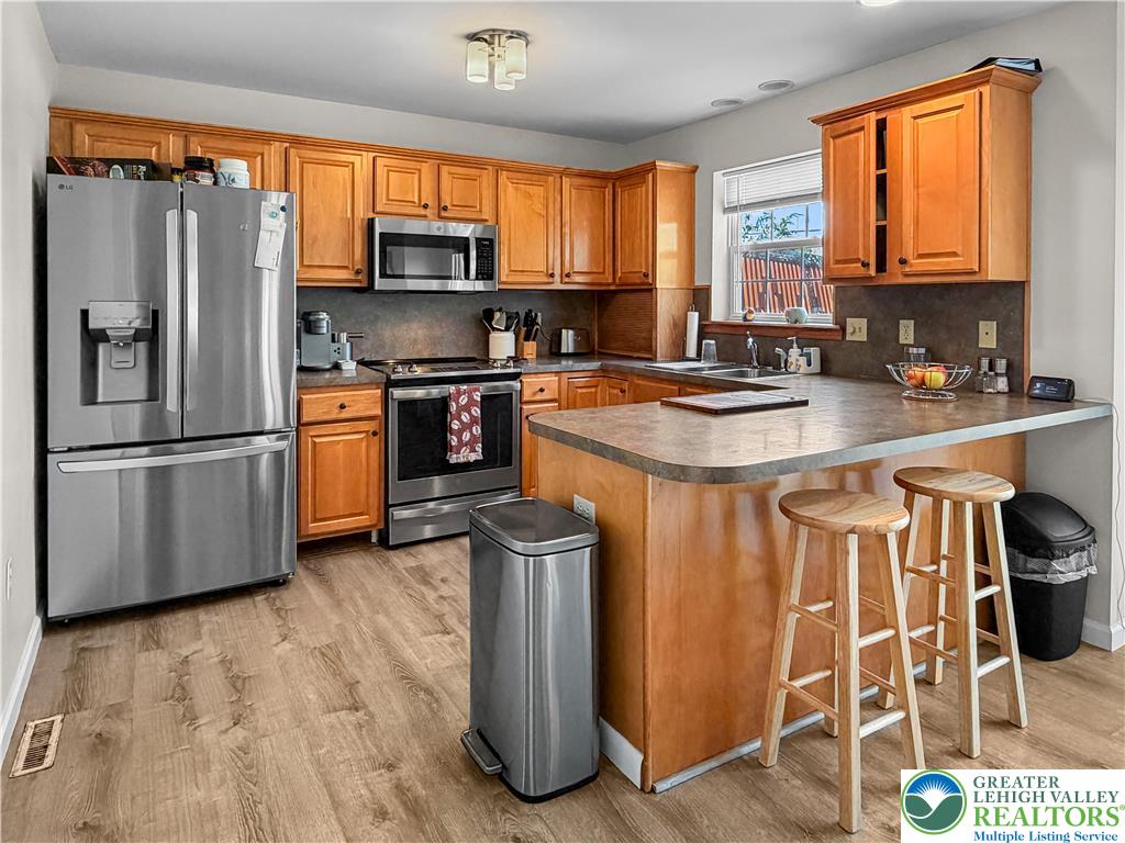 264 Oak Street Property Photo 8