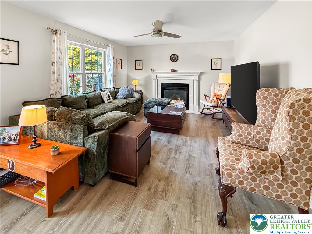 264 Oak Street Property Photo 13