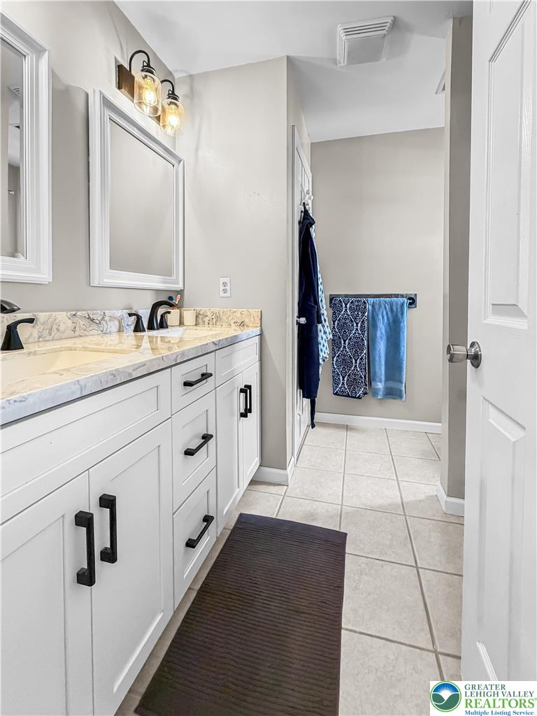 264 Oak Street Property Photo 20