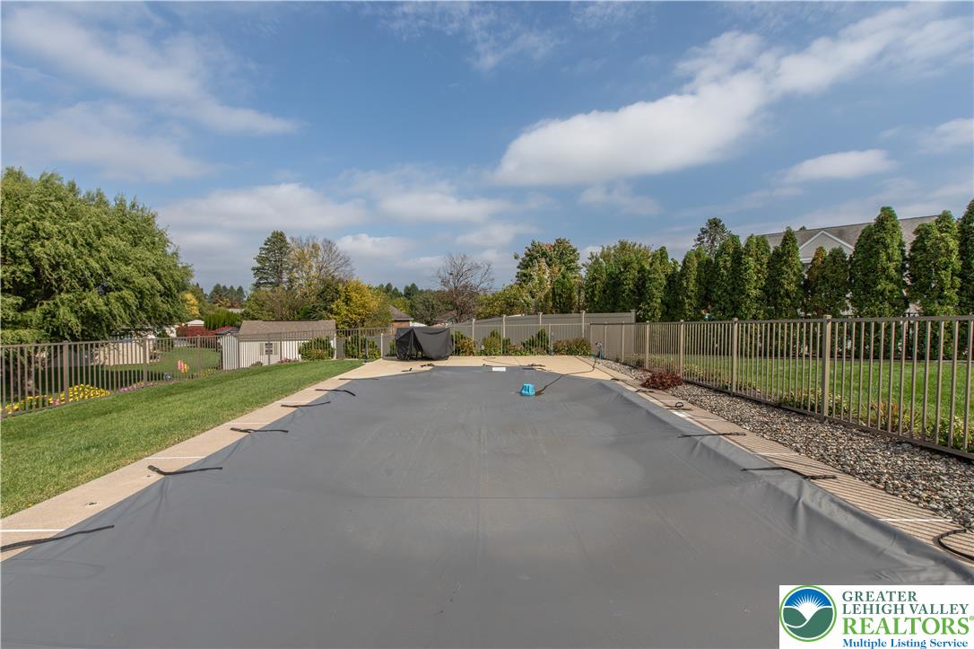 2525 Somerset Road Property Photo 10