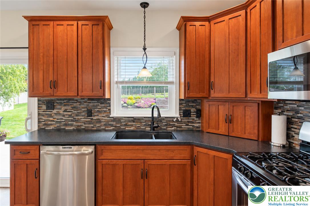 2525 Somerset Road Property Photo 27