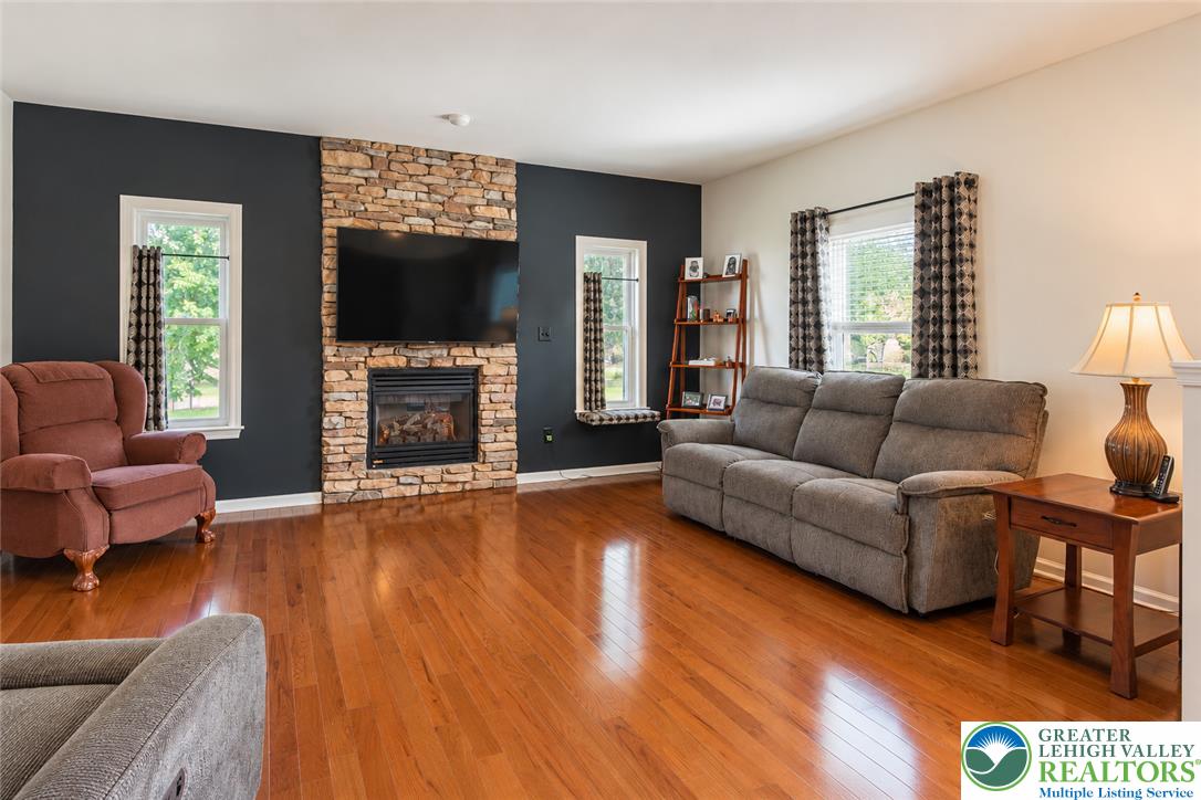 2525 Somerset Road Property Photo 32