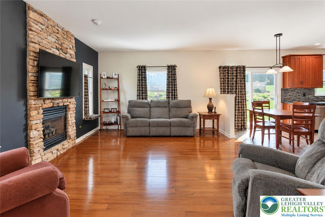 2525 Somerset Road Property Photo 33