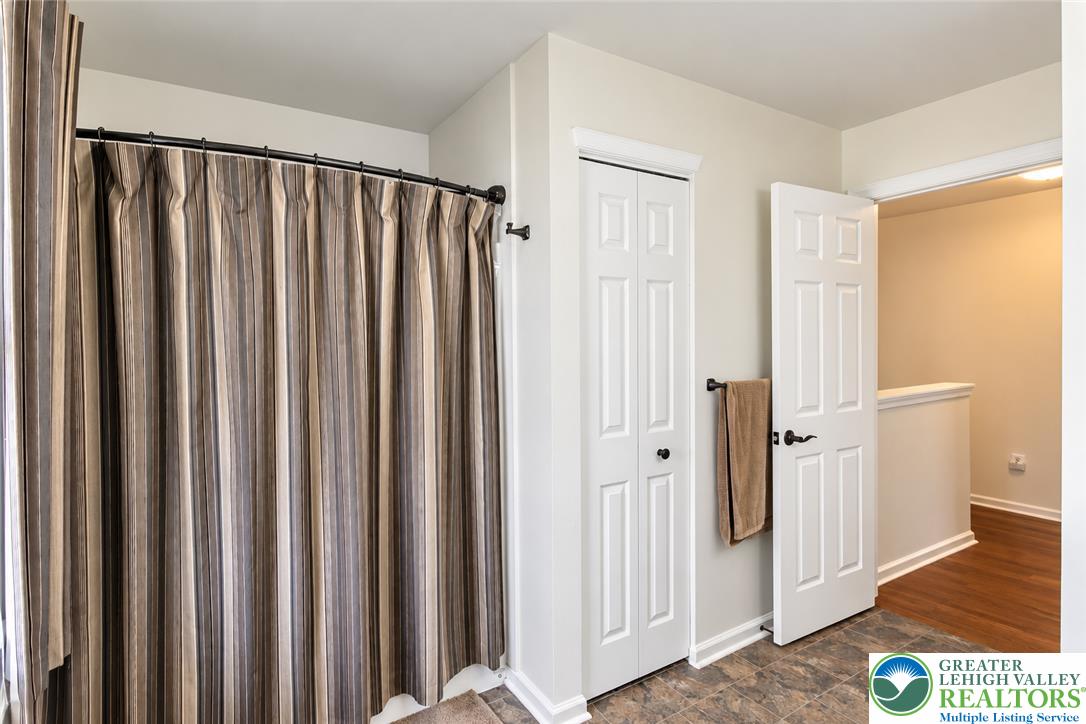 2525 Somerset Road Property Photo 49