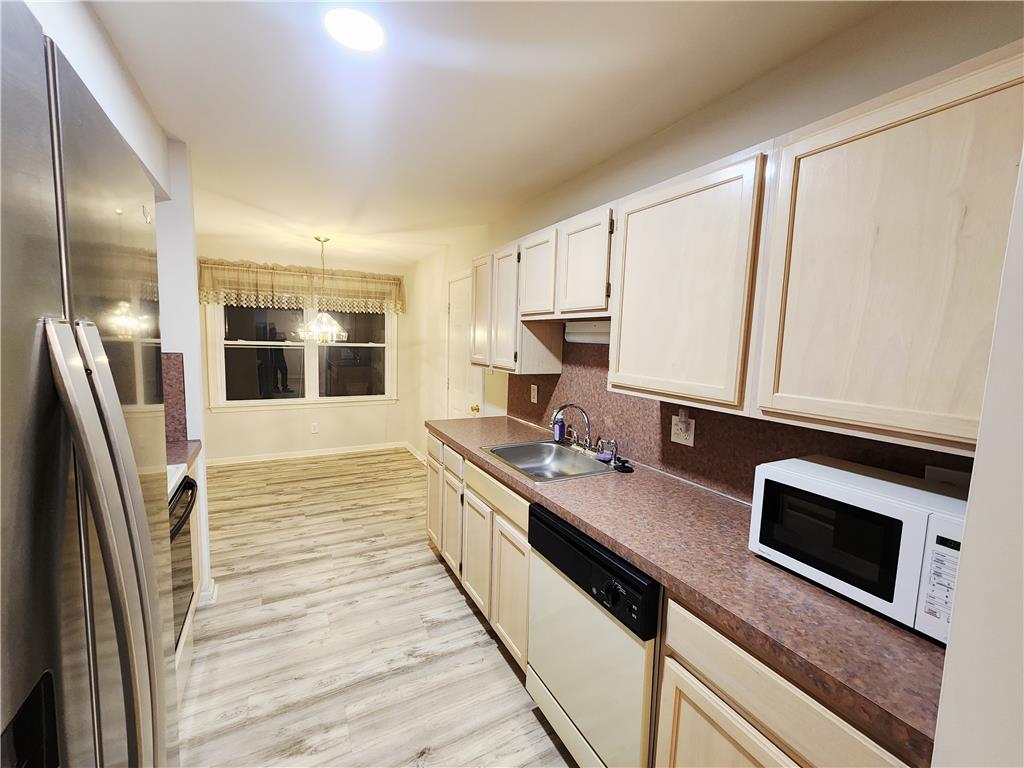 7276 Sauerkraut Lane A Property Photo 10