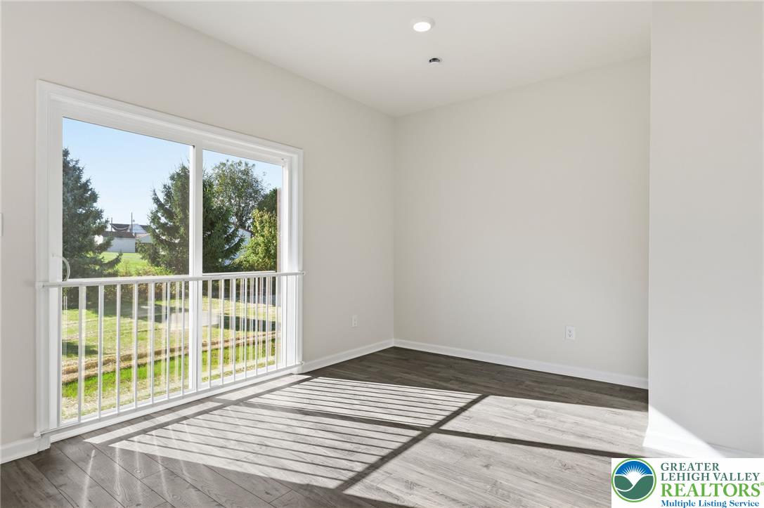 1086 Meadowlark Drive Property Photo 14