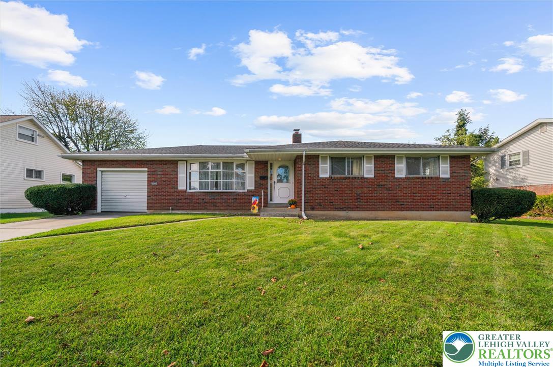 1246 8th Property Photo 2