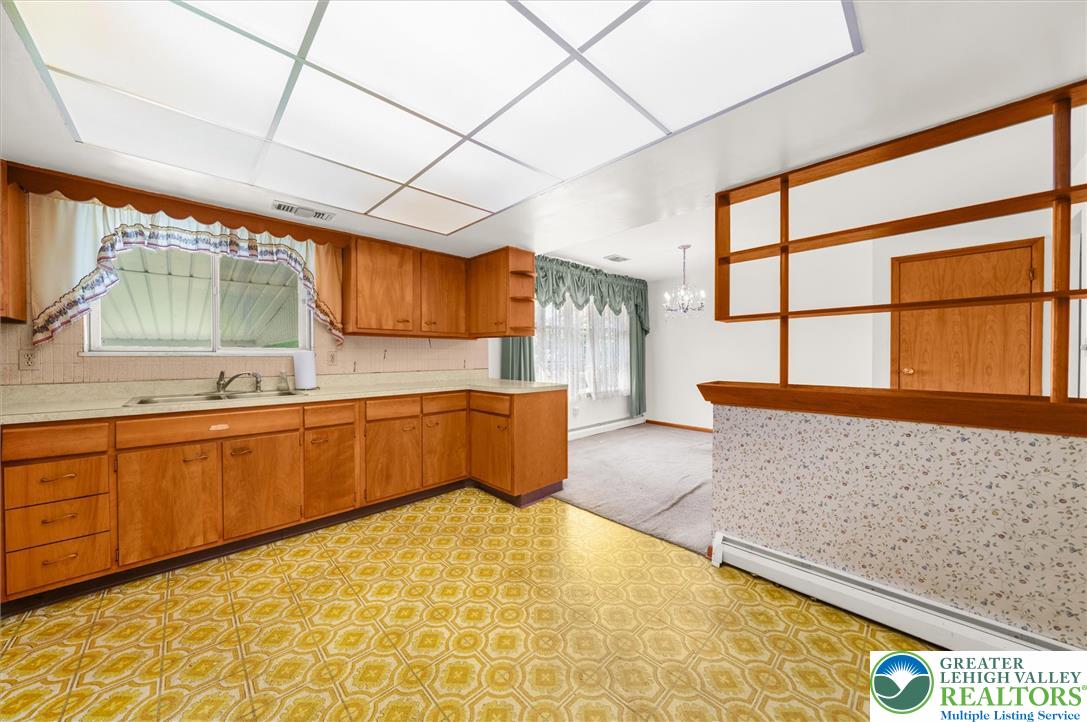 1246 8th Property Photo 10