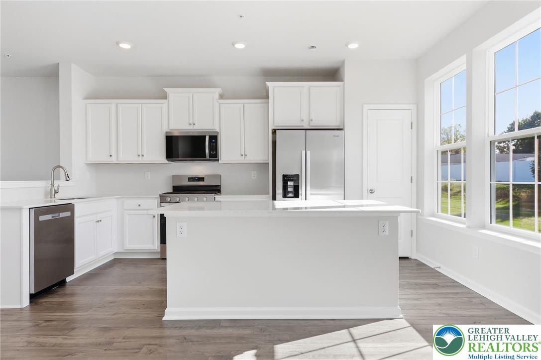 1084 Meadowlark Drive Property Photo 10