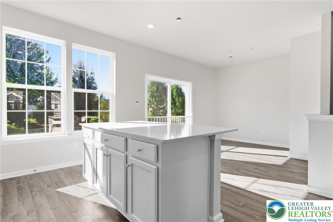 1084 Meadowlark Drive Property Photo 12