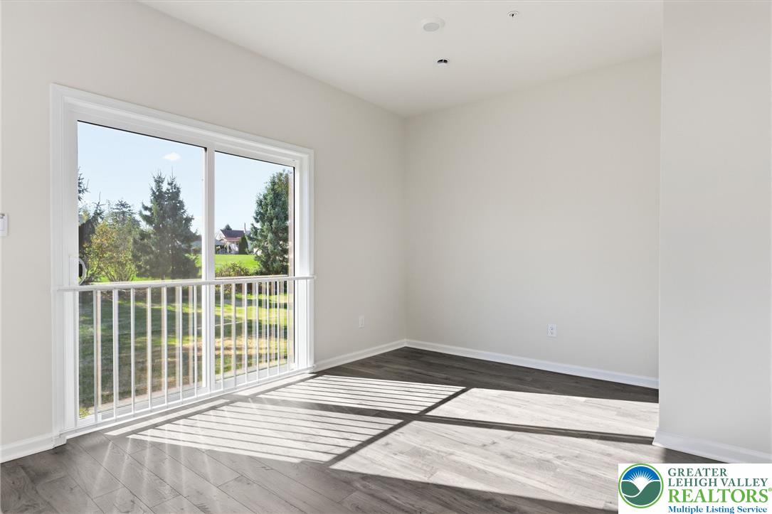 1084 Meadowlark Drive Property Photo 14