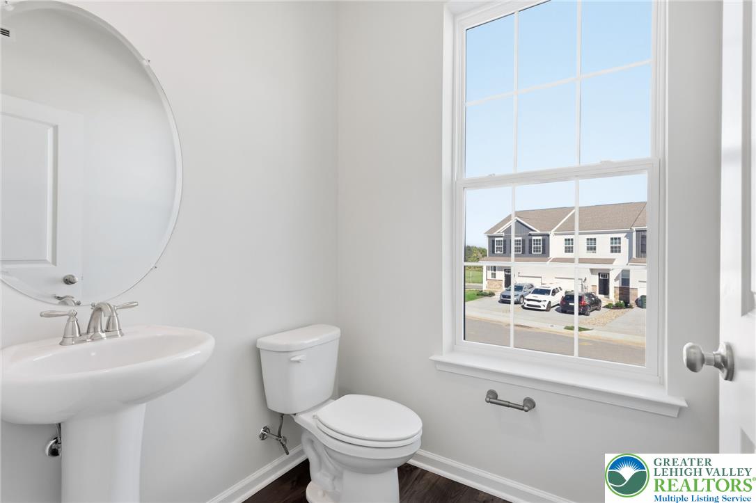 1084 Meadowlark Drive Property Photo 15