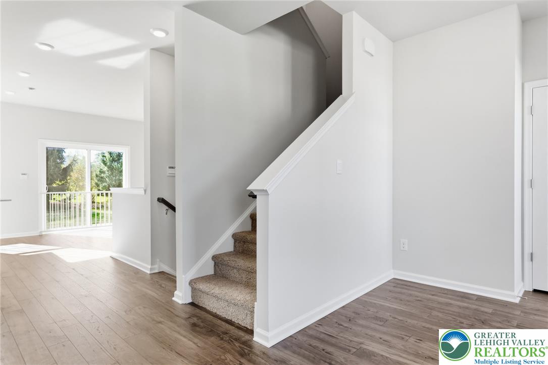 1084 Meadowlark Drive Property Photo 16