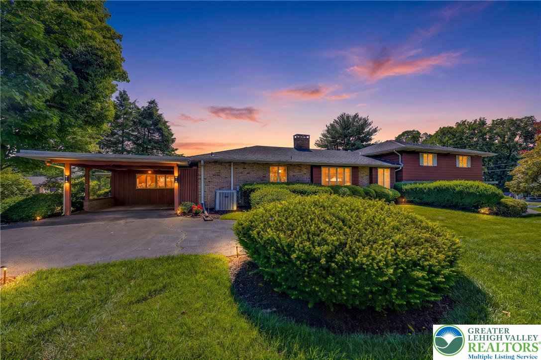 100 South Greenwood Avenue Property Photo 1