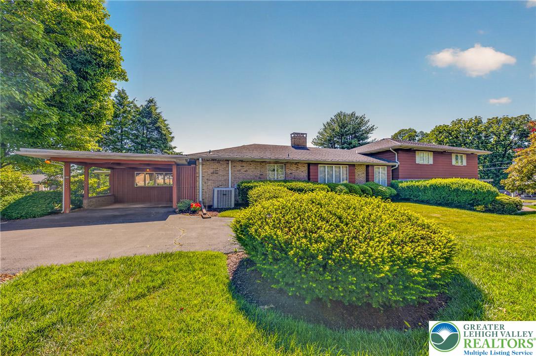 100 South Greenwood Avenue Property Photo 3