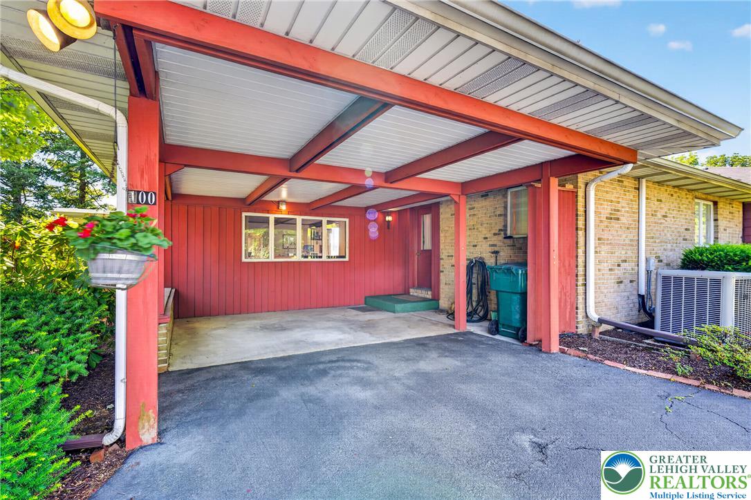 100 South Greenwood Avenue Property Photo 10