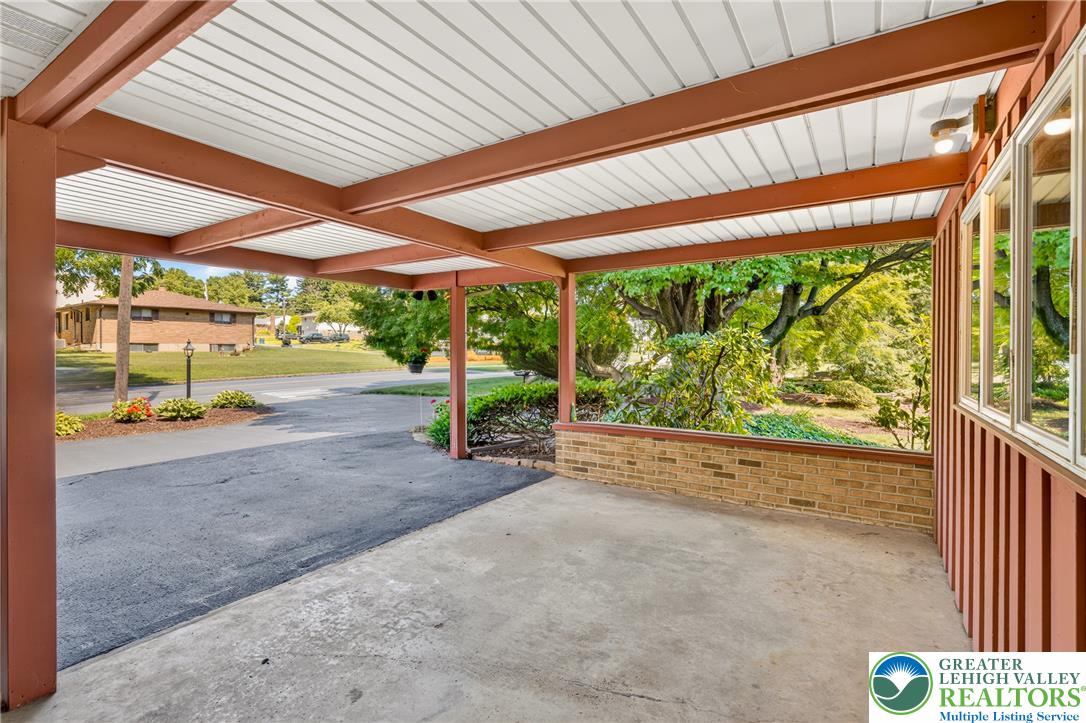 100 South Greenwood Avenue Property Photo 11