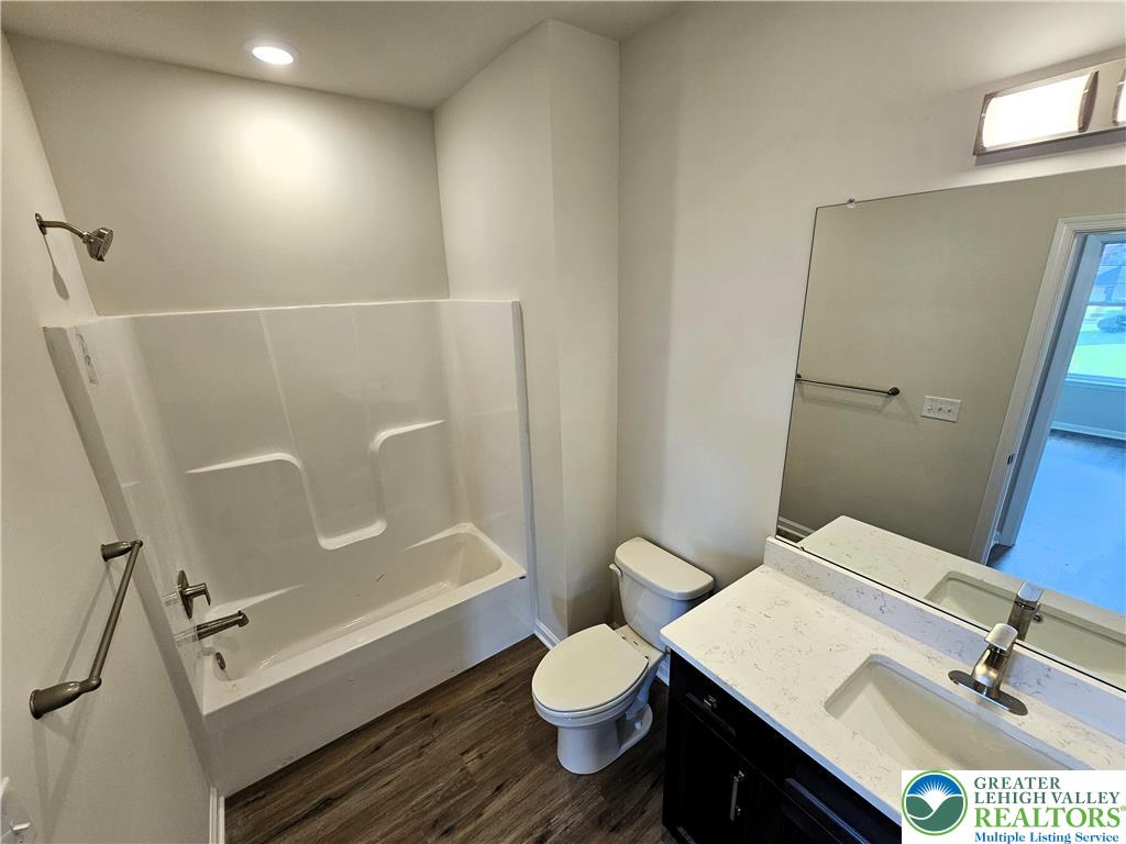 430 Cambria Street 207 Property Photo 6