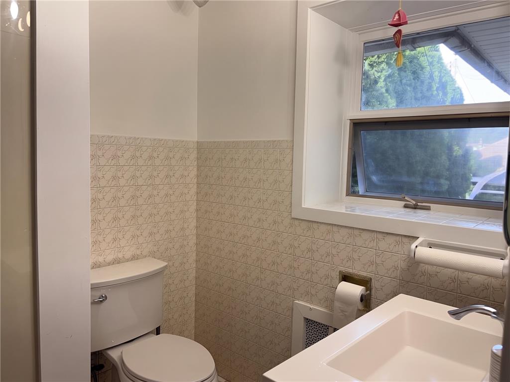 735 East Lexington Street Property Photo 11