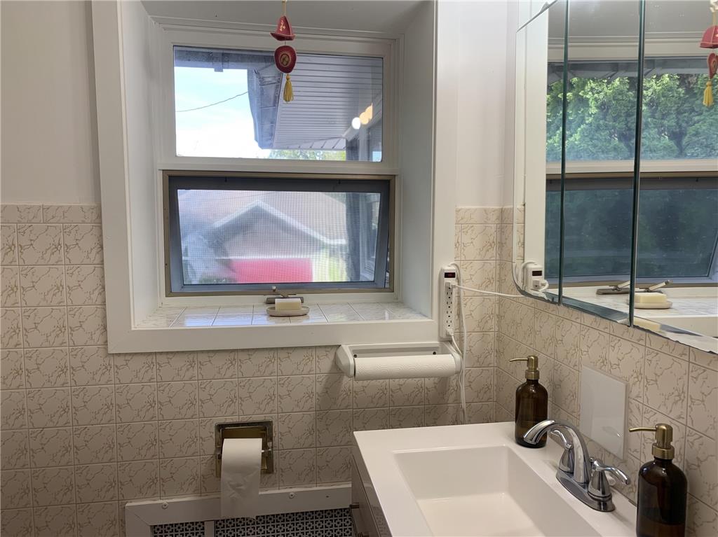 735 East Lexington Street Property Photo 12