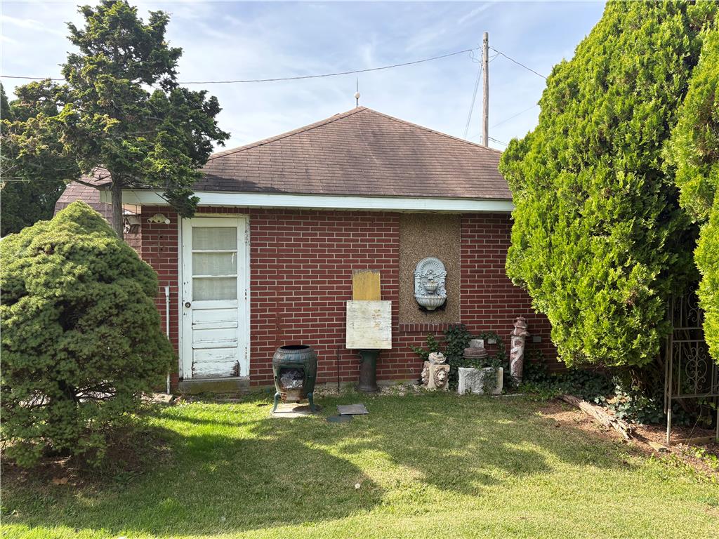 735 Lexington Street Property Photo 23