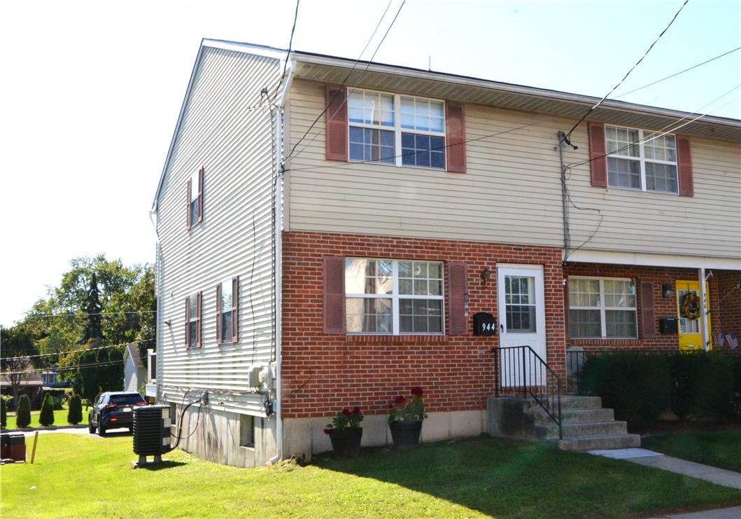 944 West Wyoming Street Property Photo 42