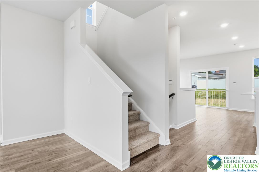 1074 Meadowlark Drive Property Photo 16