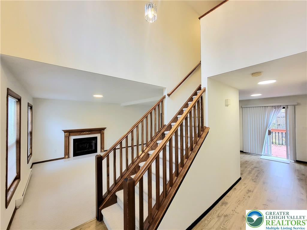 9325 Fairmount Way Property Photo 6