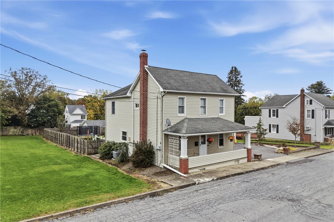 1482 Pine Street Property Photo 2