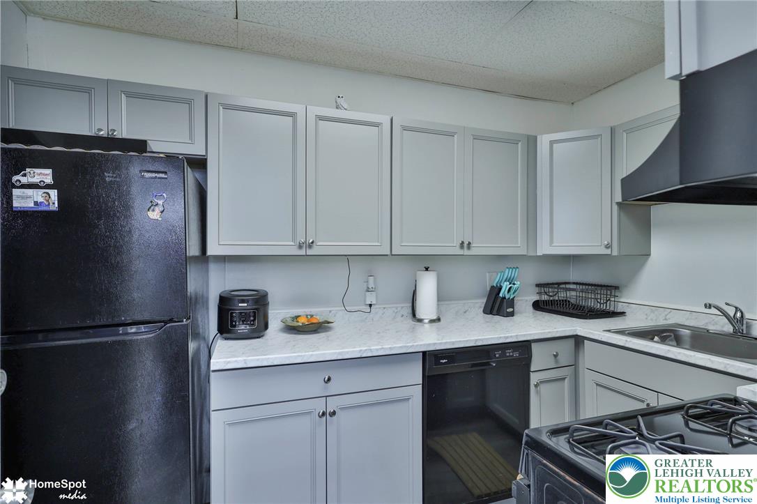 252 East Ettwein Street Property Photo 15