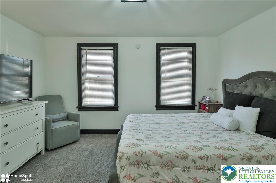 252 East Ettwein Street Property Photo 21