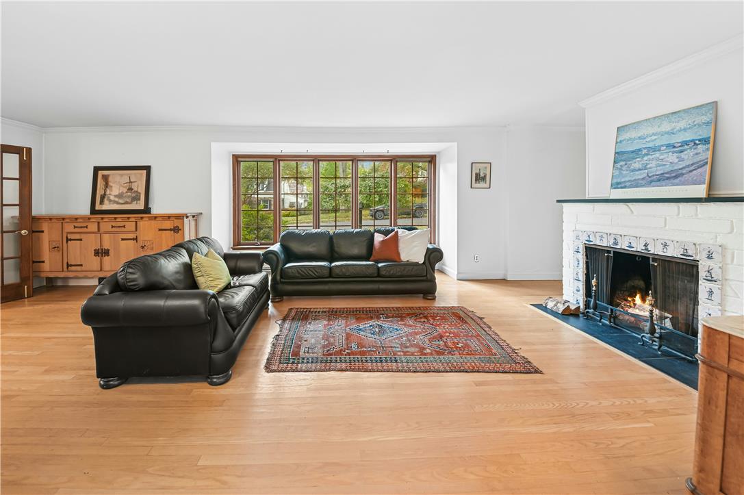 1236 Moffitt Avenue Property Photo 8