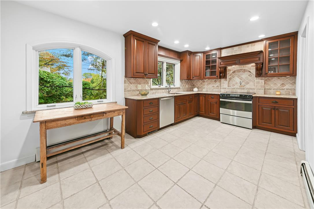 1236 Moffitt Avenue Property Photo 15