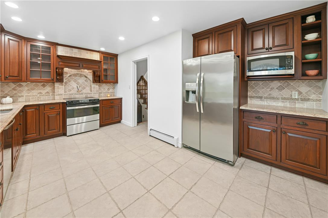 1236 Moffitt Avenue Property Photo 16