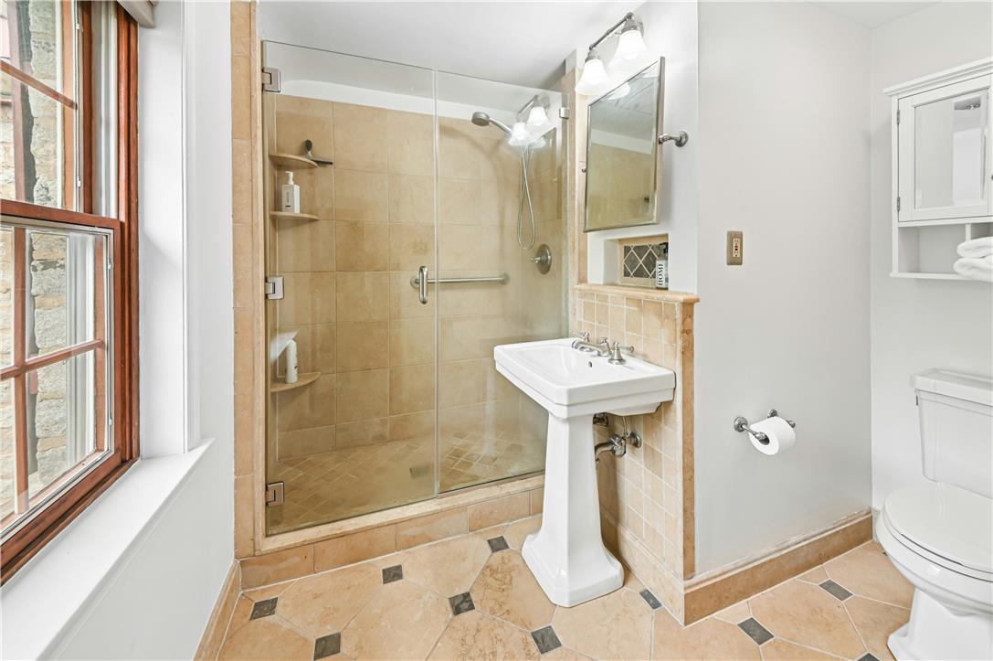 1236 Moffitt Avenue Property Photo 20