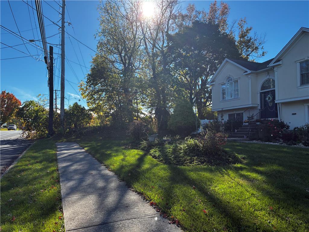 2819 Linden Street Property Photo 4