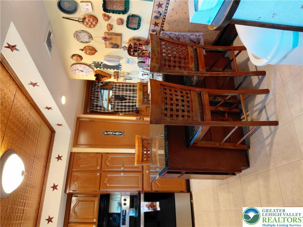 3232 Highland Road Property Photo 6