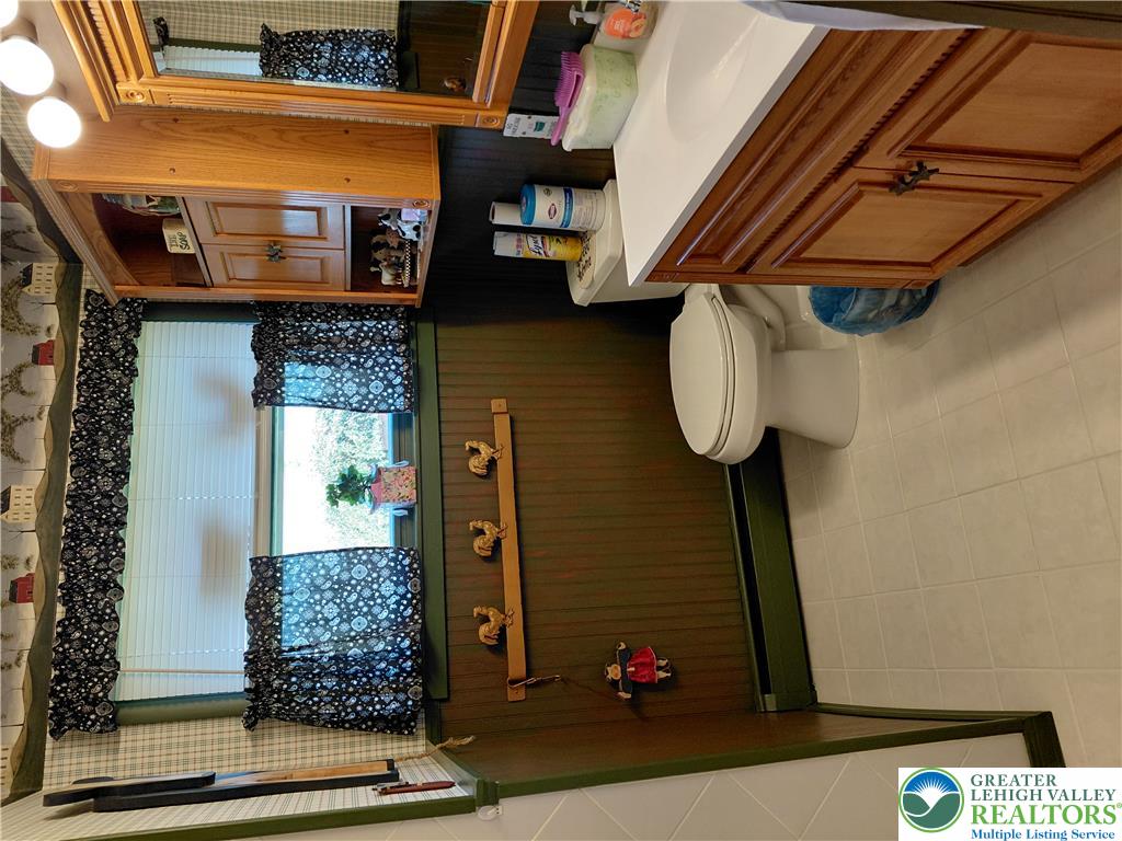 3232 Highland Road Property Photo 11