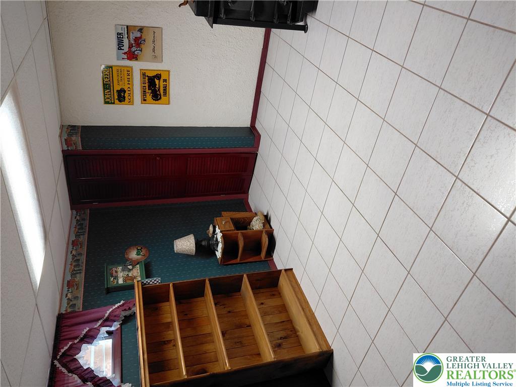 3232 Highland Road Property Photo 15
