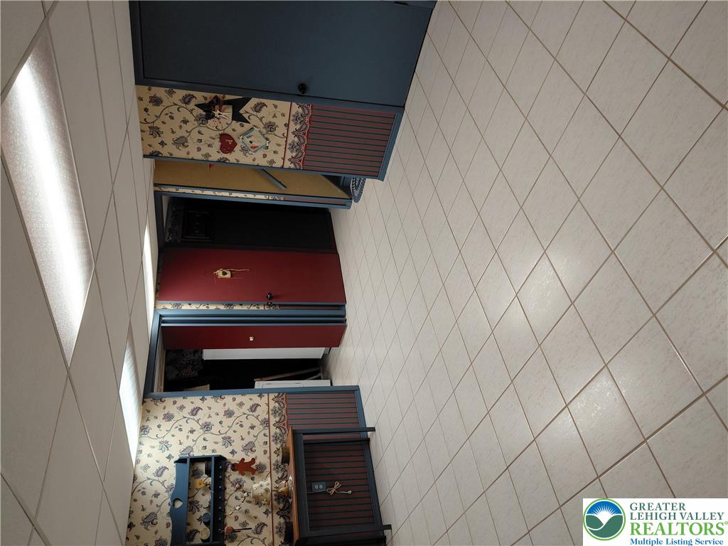 3232 Highland Road Property Photo 16