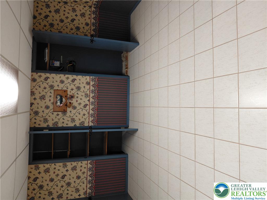 3232 Highland Road Property Photo 17