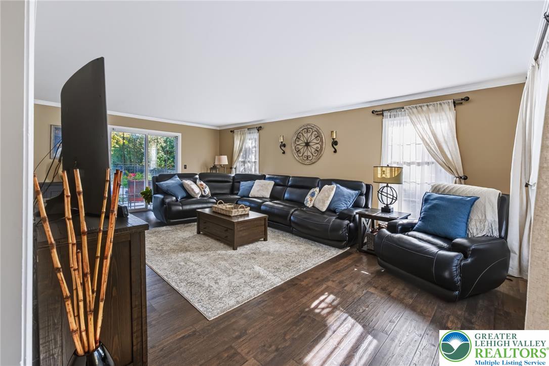 5041 Bridlepath Drive Property Photo 2