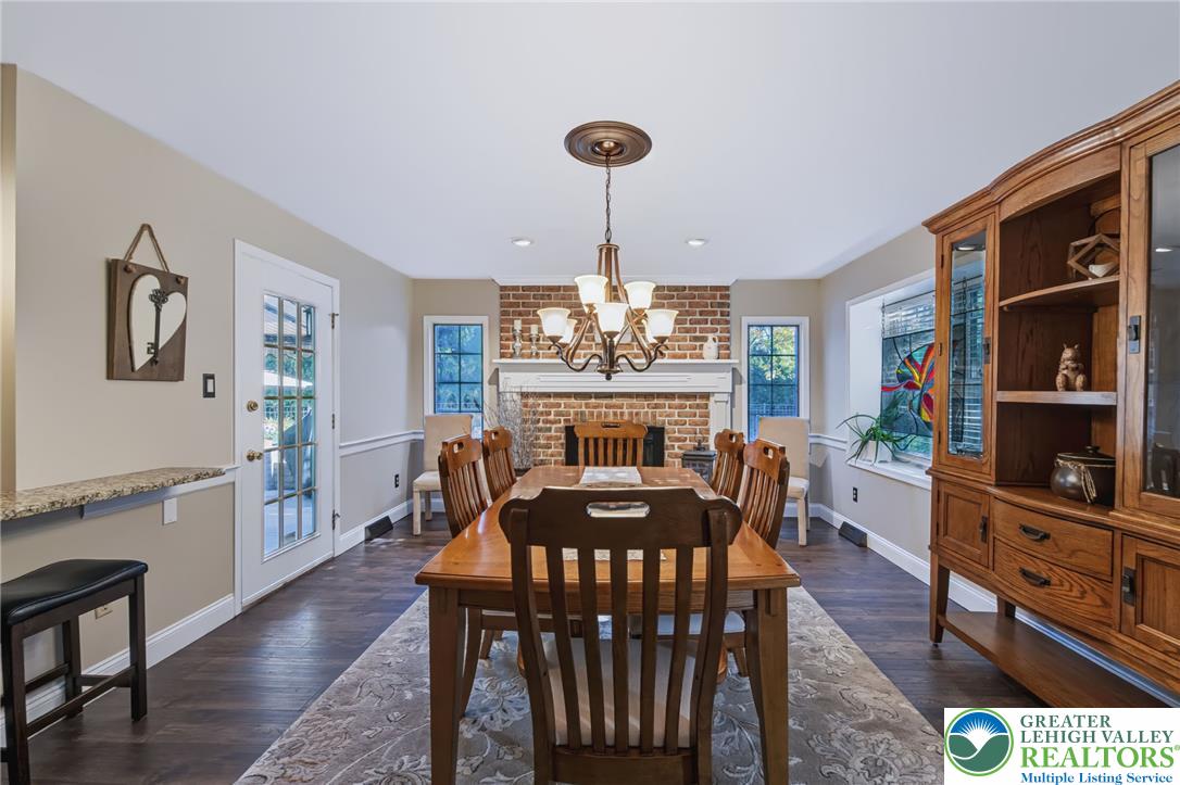 5041 Bridlepath Drive Property Photo 8
